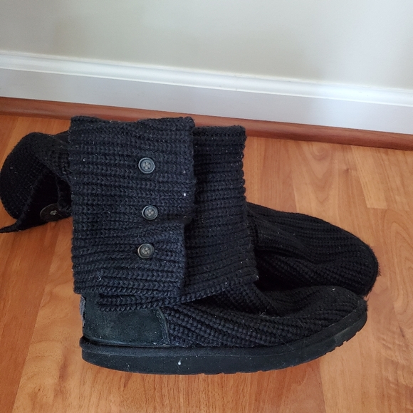UGG Cardy Boots - Picture 2 of 3